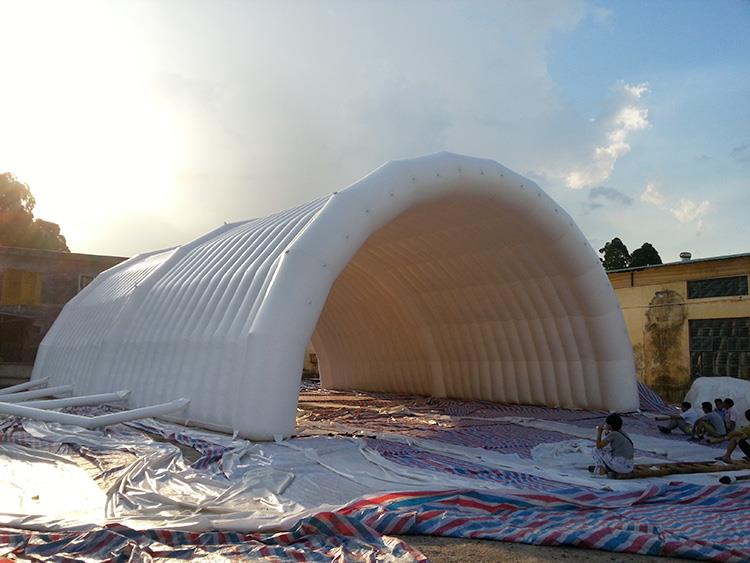 Large Blow Up inflatable Tent1